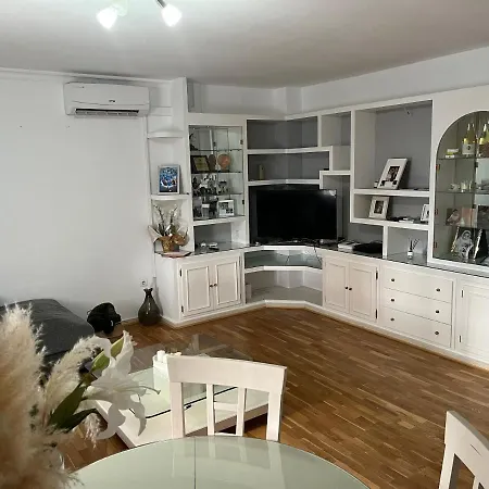 Apartment Duplex Ancha Con Wifi Y Parking *