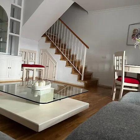Dúplex Ancha Con Wifi Y Parking Apartamento